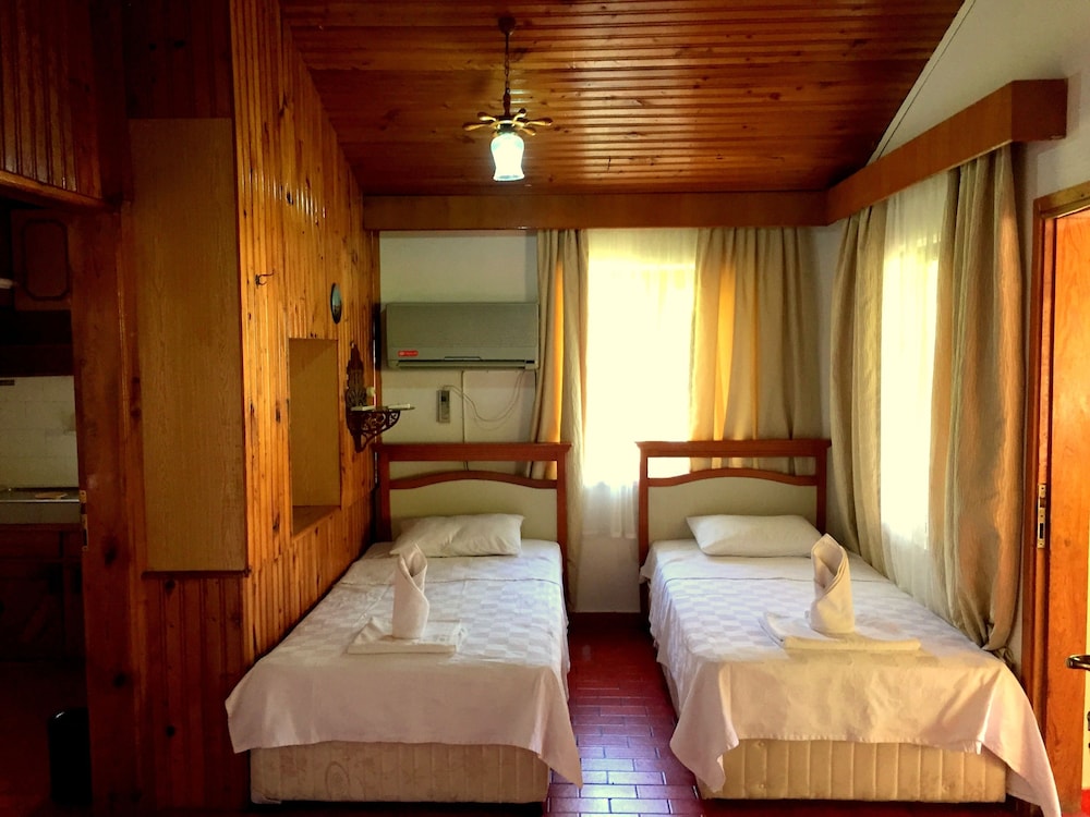 Standard Double or Twin Room photo 3