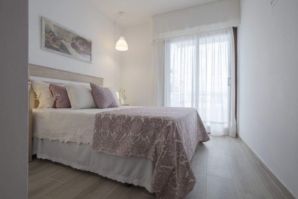 Apartment, 3 Bedrooms, Balcony photo 3