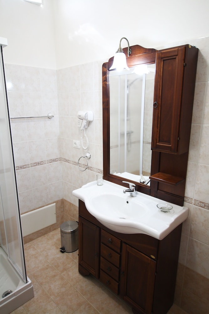 Comfort Room, 1 Bedroom photo 3
