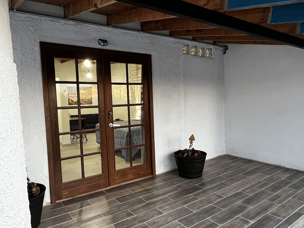 Superior Studio Suite, 1 King Bed with Sofa bed, Mountain View photo 2