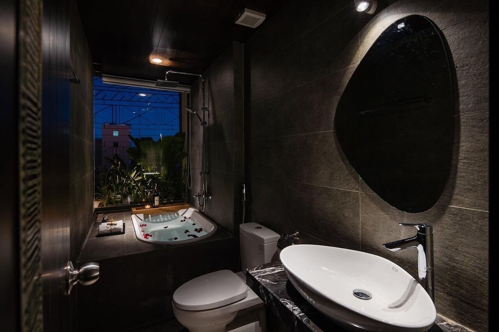 Executive Double Room Single Use - Photo 11