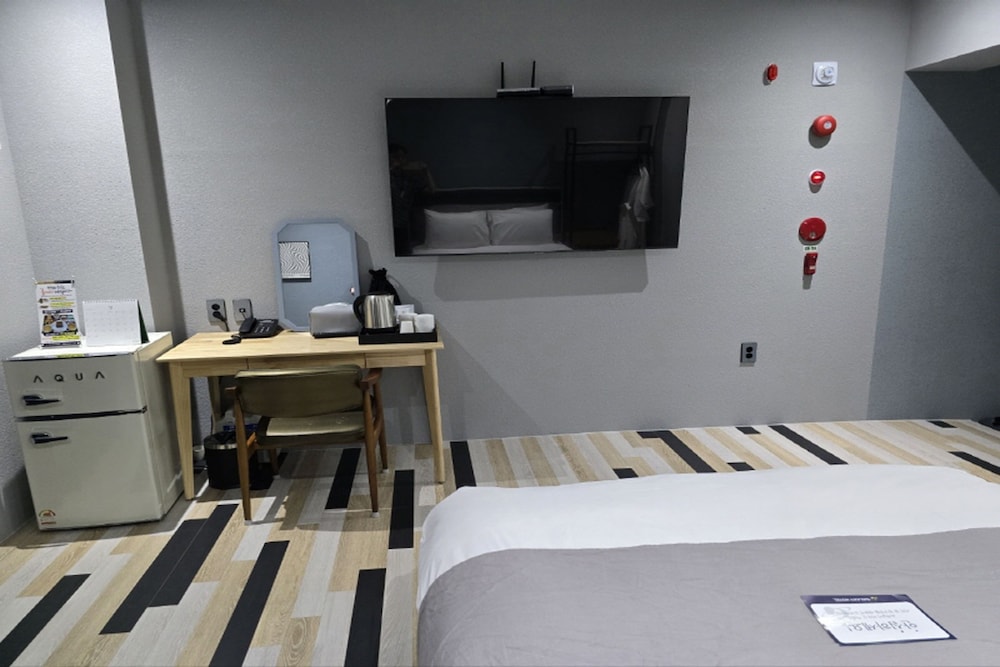 Double Room, City View, Late Check-out photo 3