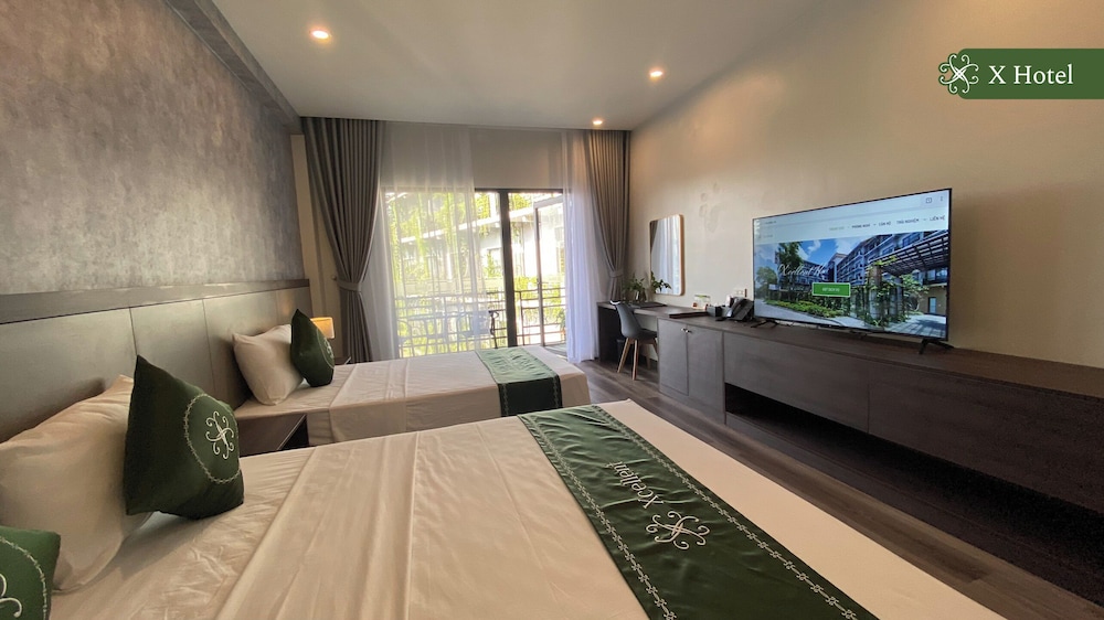 Family Triple Room, Pool View photo 3