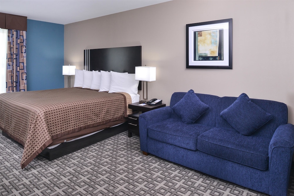 Suite, 1 King Bed, Accessible, Non Smoking photo 1