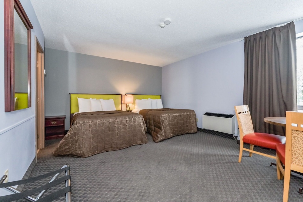 Family Single Room, 2 Double Beds photo 1