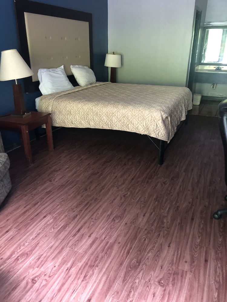 Economy Room photo 3