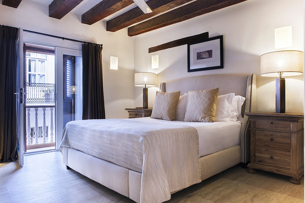 Superior Room, 1 Queen Bed photo 2