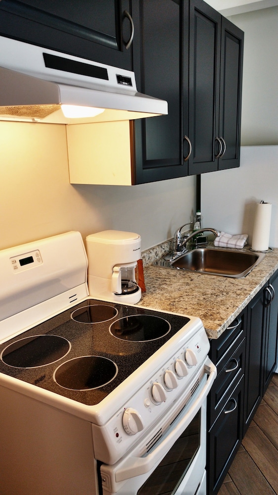 Deluxe Room, Kitchen, Mountain View photo 1
