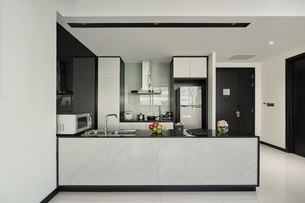 Executive Residence - Photo 3