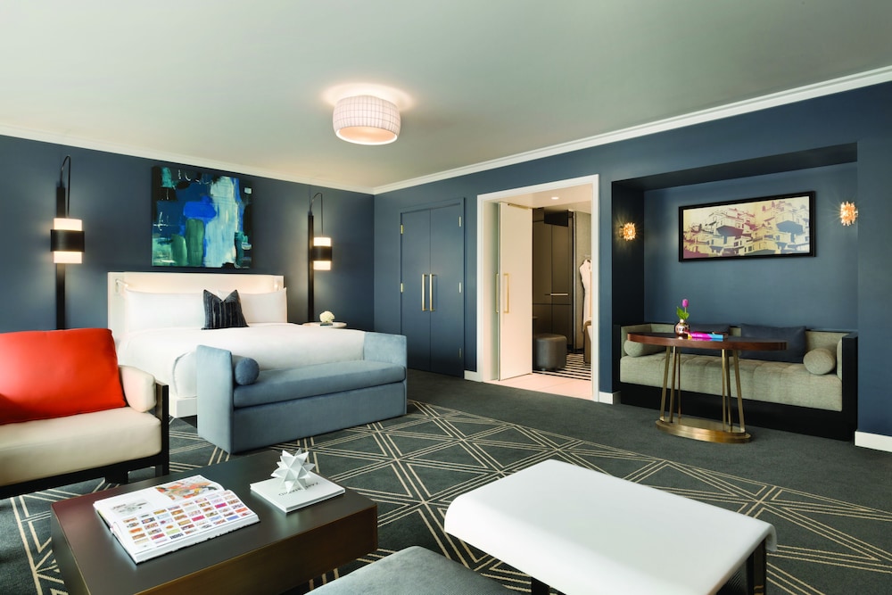 Signature Room, 1 King Bed, Non Smoking (Large)