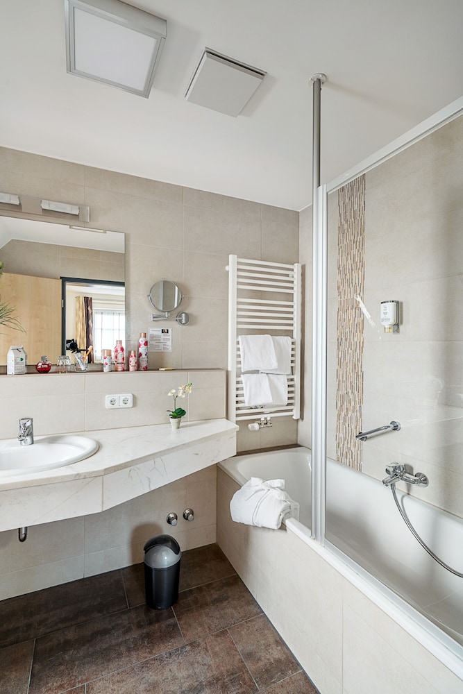 Superior Triple Room, Private Bathroom photo 3
