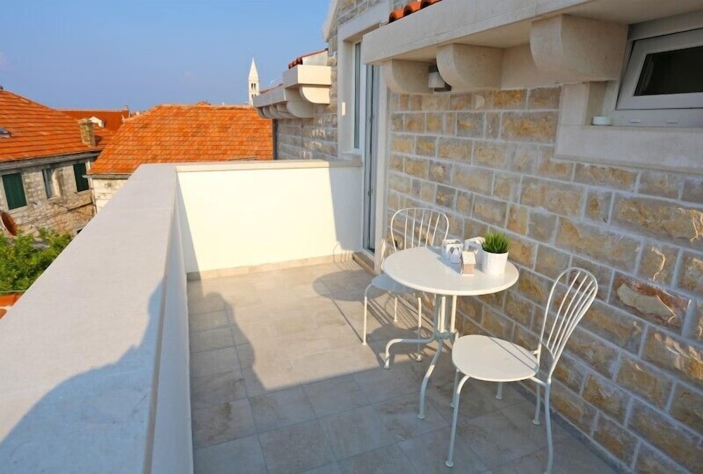 Deluxe Double Room, Balcony, Sea View photo 3