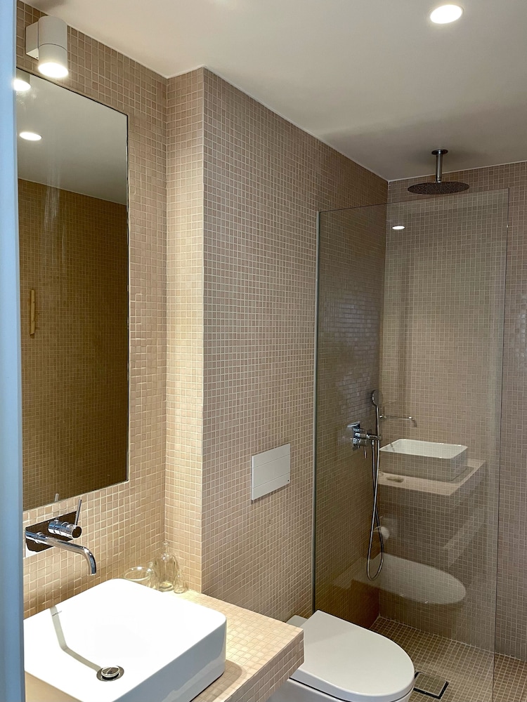City Room photo 3