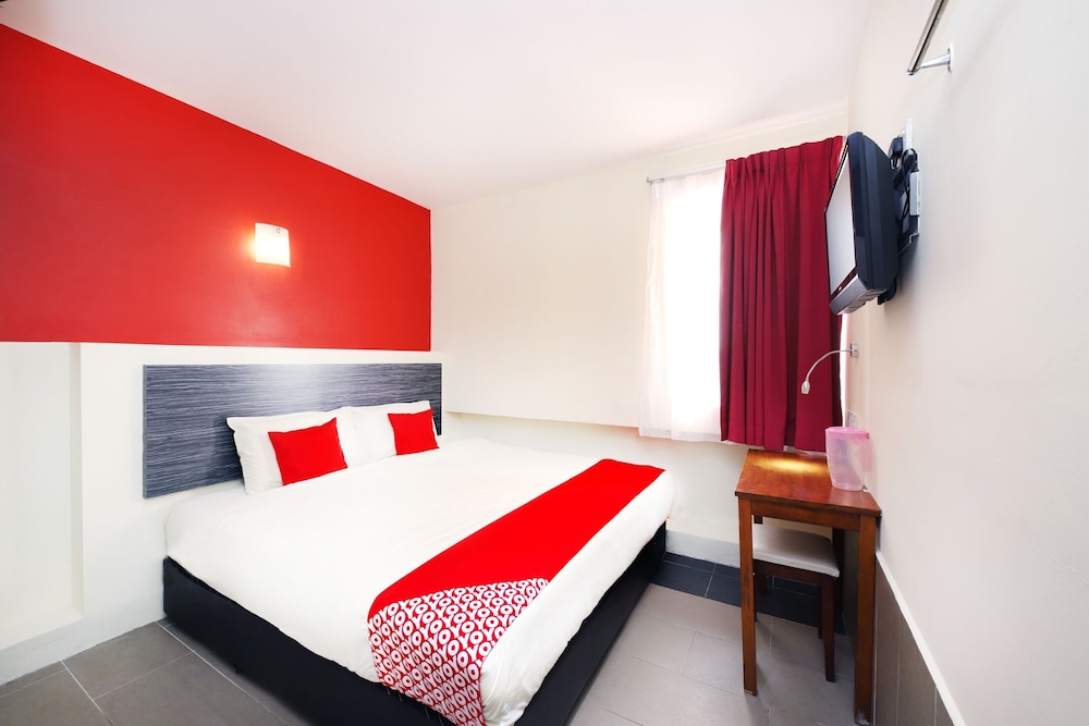 Deluxe Double Room, 1 Queen Bed photo 2
