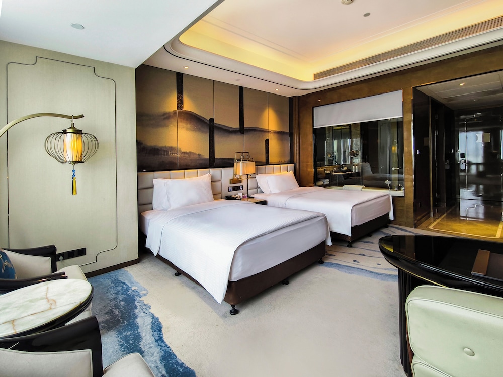 Standard Twin Room, 2 Double Beds, City View photo 2