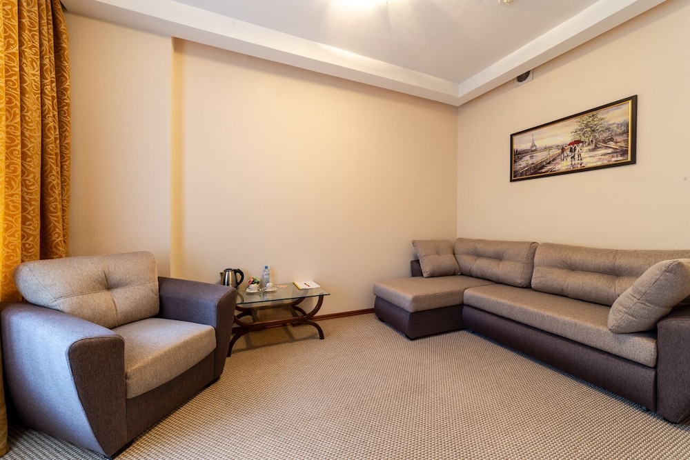 Luxury Suite photo 2