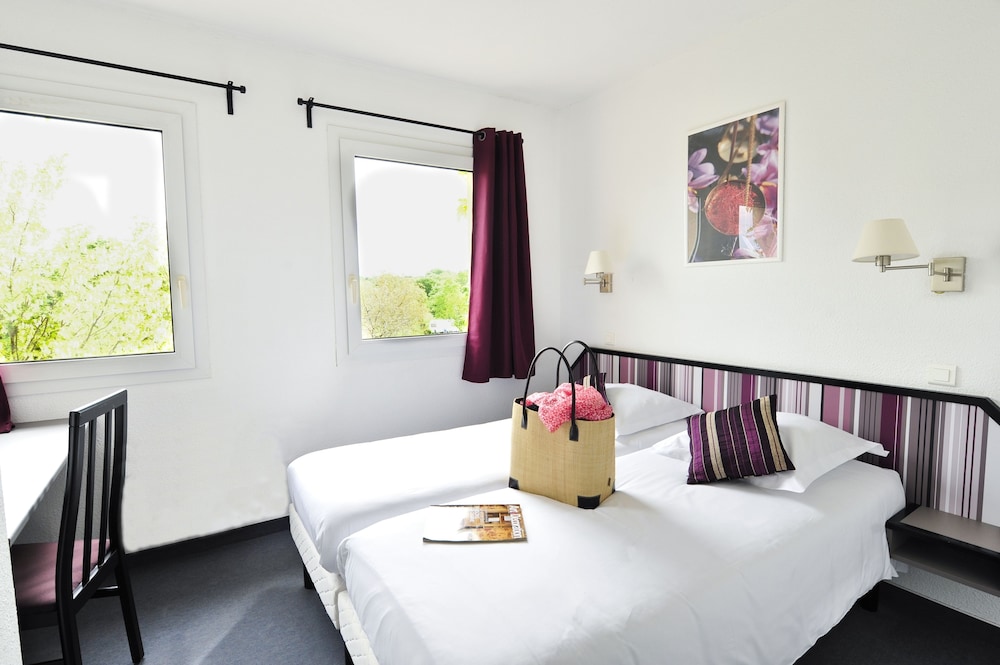 Twin Room - Photo 1