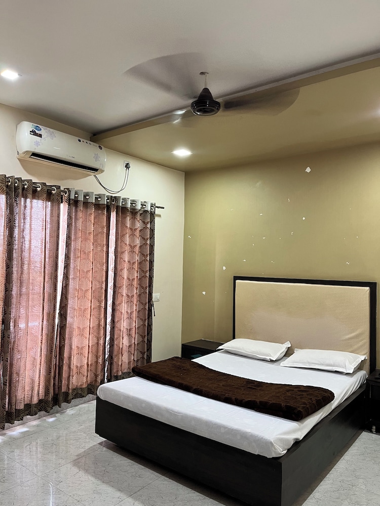 Deluxe Room, Air conditioning, City View