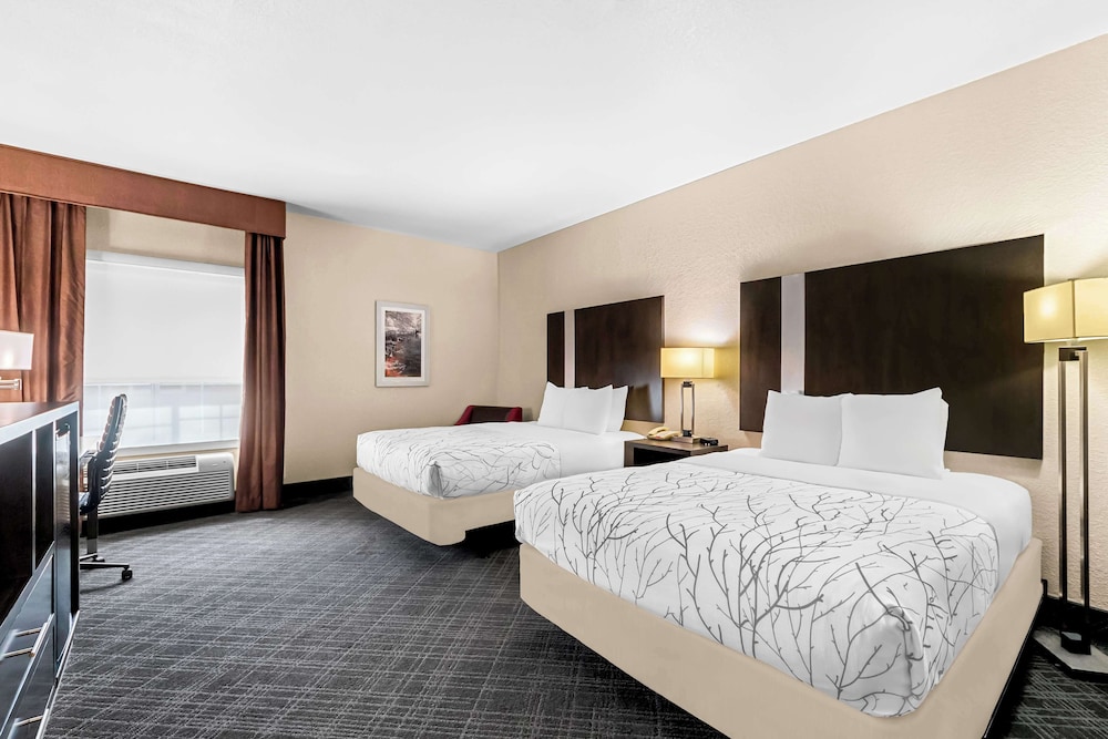 Standard Room, 2 Queen Beds, Accessible, Bathtub - Photo 2