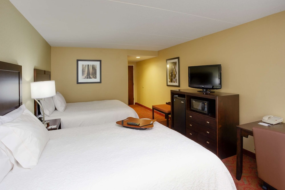 Room, 2 Queen Beds, Non Smoking photo 2
