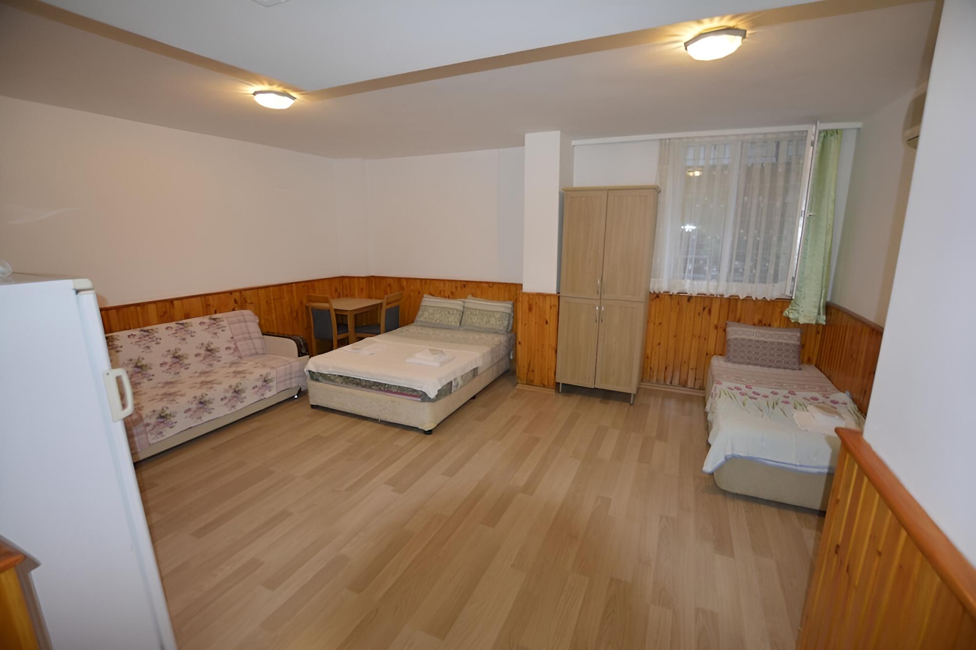 Basic Triple Room photo 1