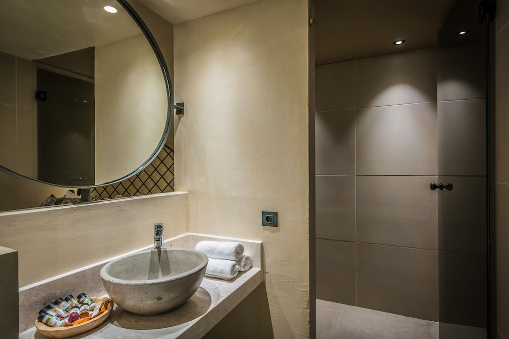 Suite, Private Pool (Interconnecting) - Photo 6