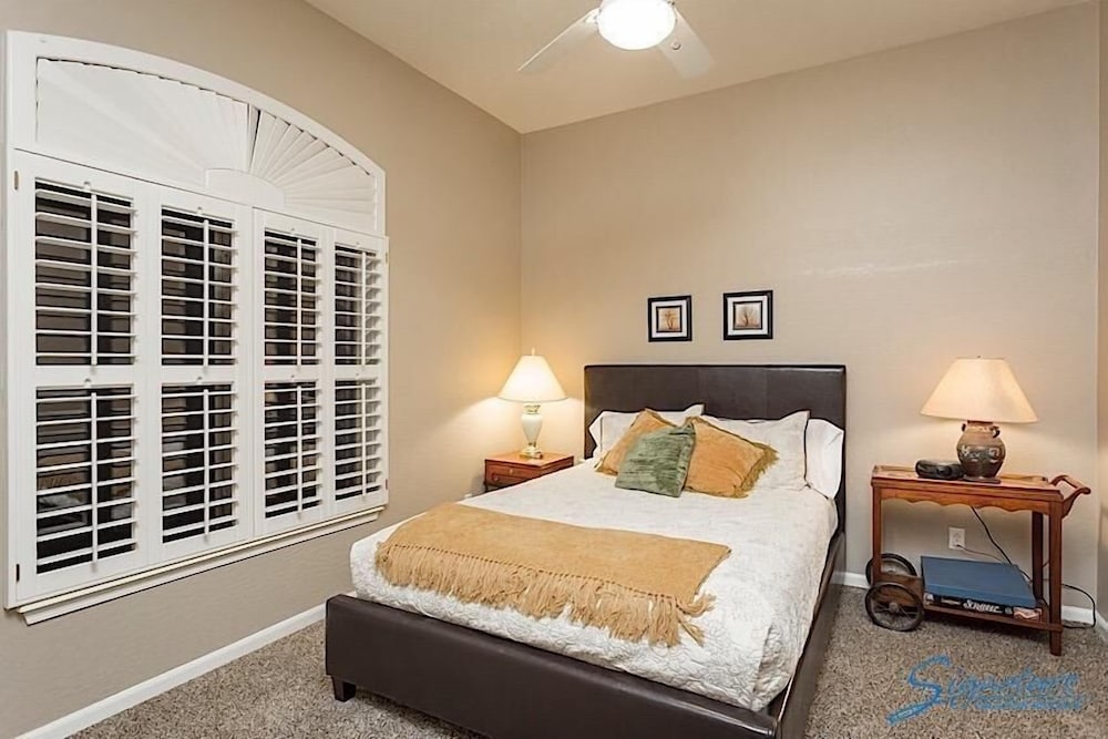 Room (Studio, Full Kitchen) photo 3