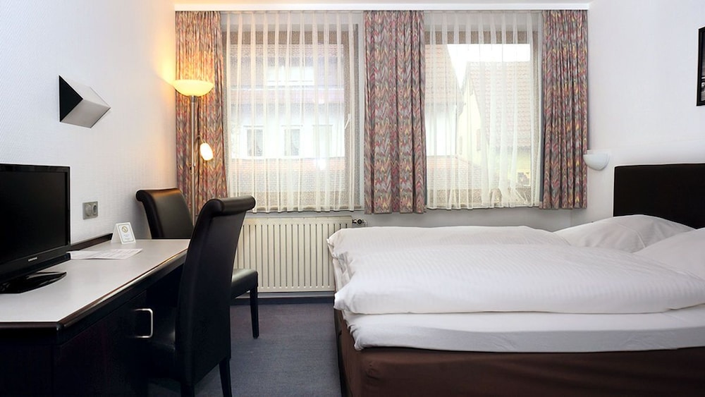 Business Double Room - Photo 9