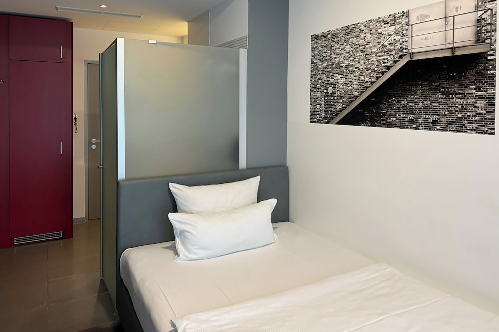 Standard Room - Photo 2