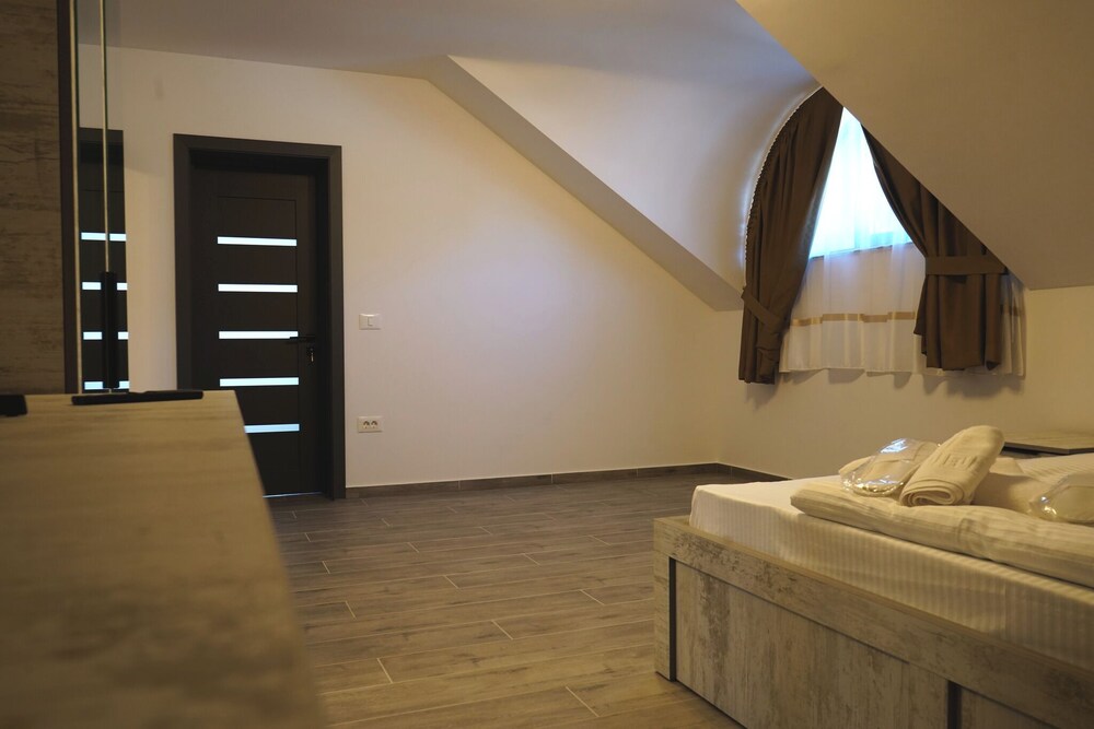 Deluxe Quadruple Room, Mountain View photo 1