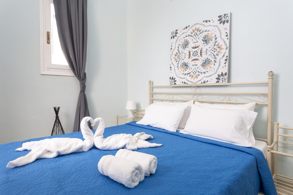 Family Apartment, 2 Bedrooms, Partial Sea View
