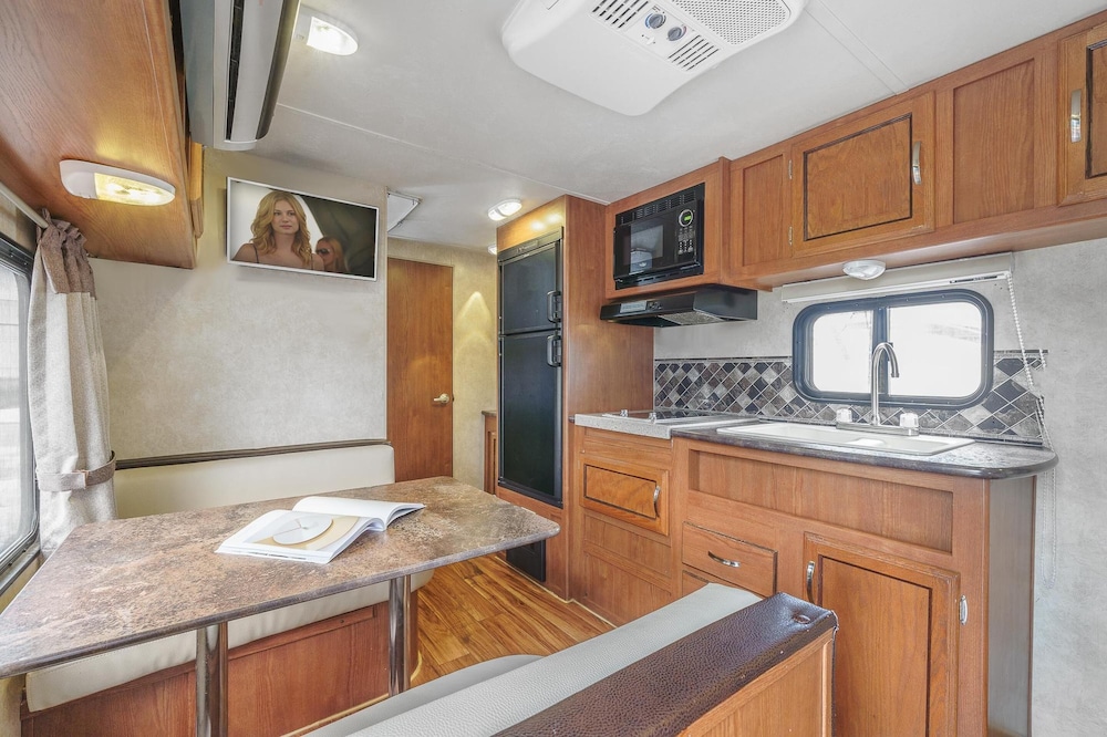 Basic Room, 1 Bedroom (Caravan8) - Photo 10