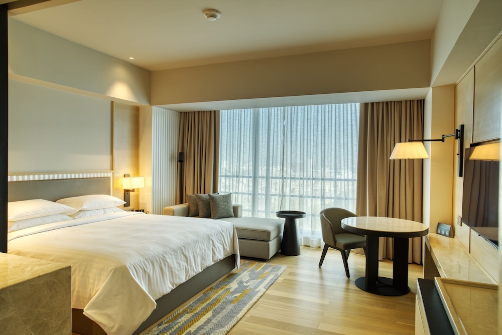 Room, 1 King Bed photo 2