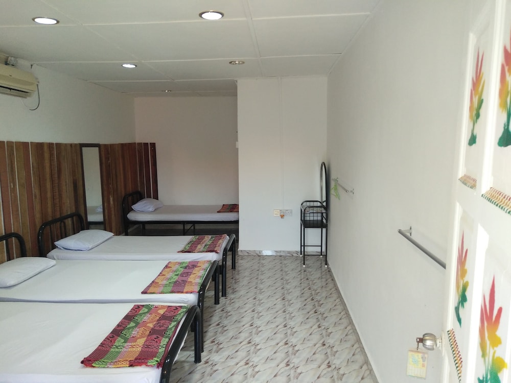 Family Room (With Air Con) photo 2