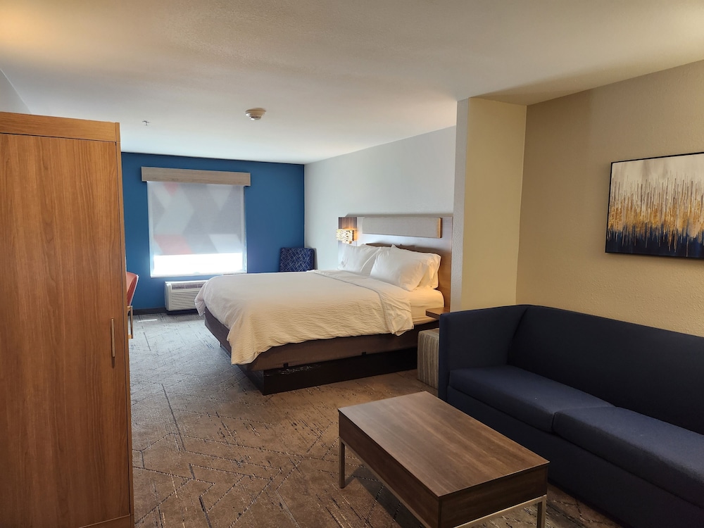 Standard Room, 1 King Bed, Accessible Bathtub (Communications, Mobility) - Photo 1