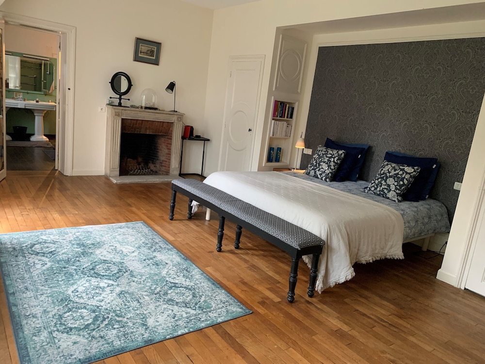 Grand Double Room, 1 King Bed photo 1