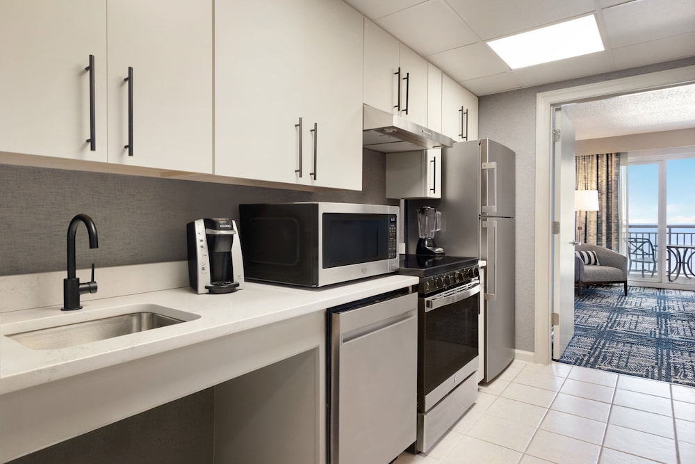 Suite, 1 Bedroom, Accessible (Mobility) - Photo 10