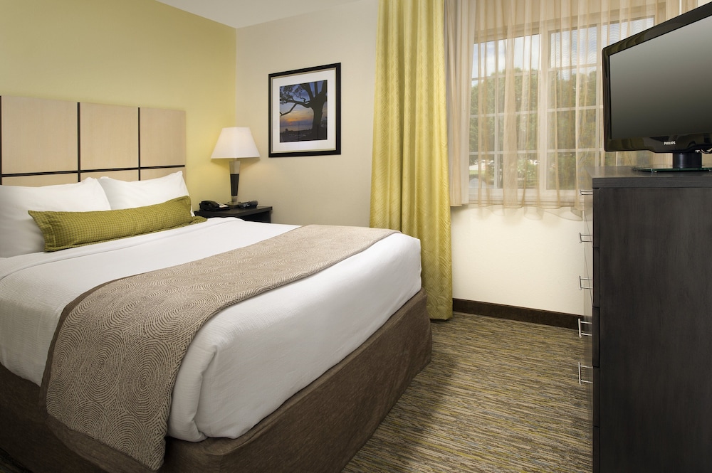 Suite, 1 Bedroom - Photo 2