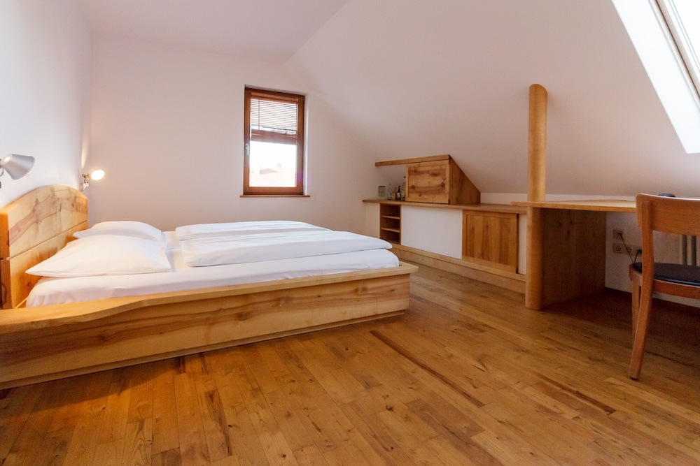 Basic Double Room (Xaver)