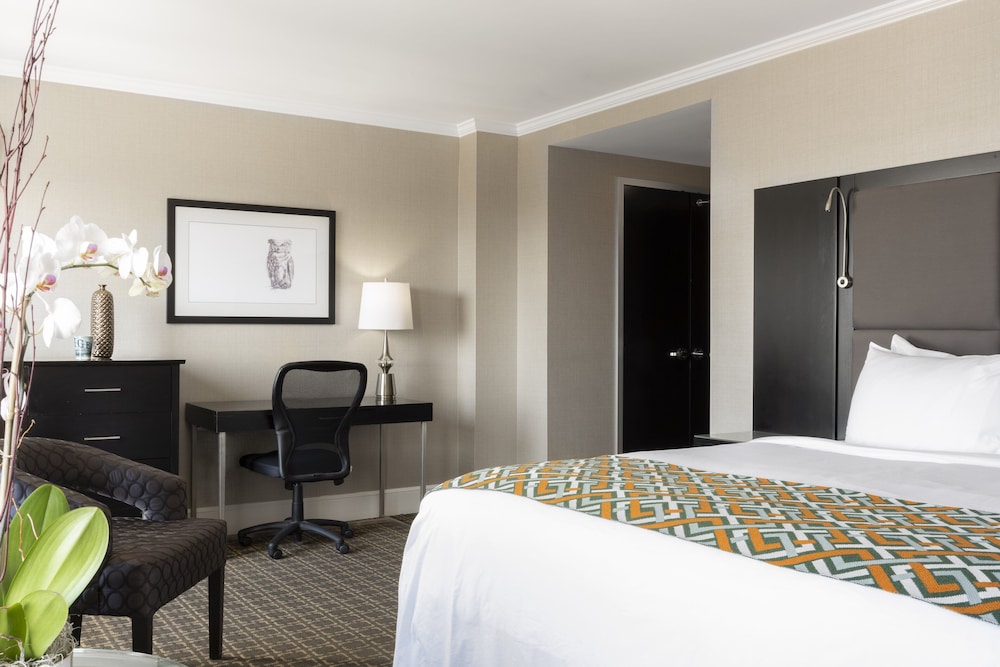 Standard Room, 1 King Bed, Accessible (Private Access to Patio) - Photo 2