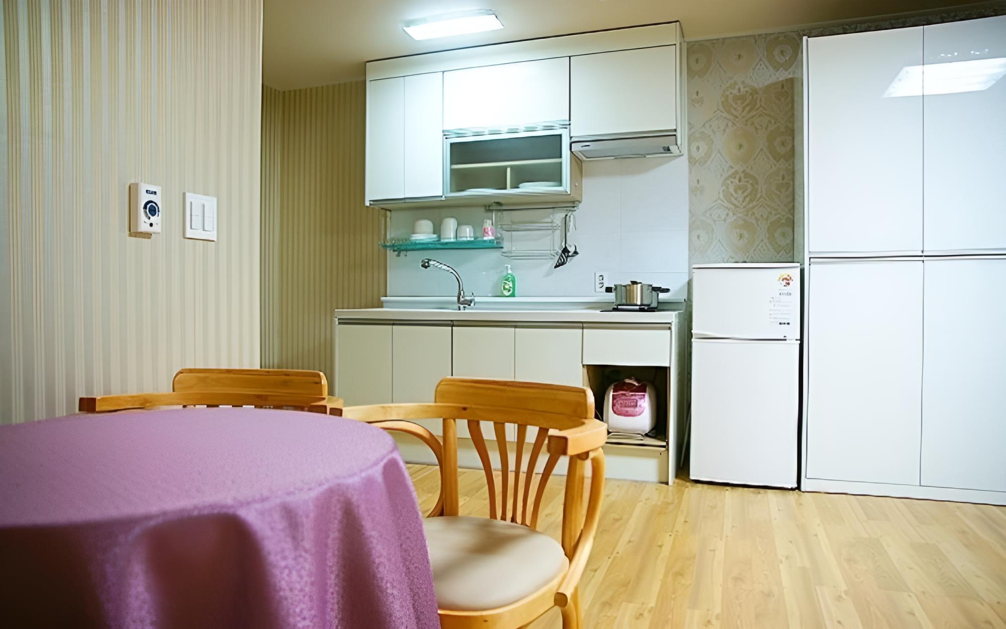 Room (49m Studio - Room 207) - Photo 2
