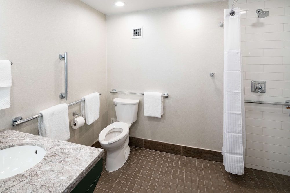 Room, 2 Queen Beds, Accessible (Transfer Shower) - Photo 4