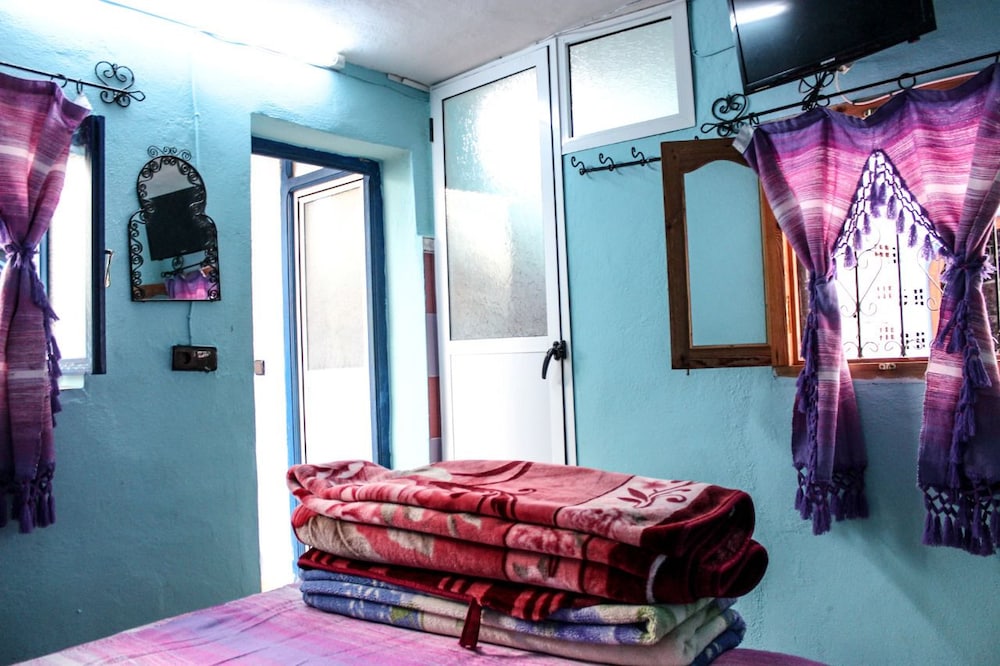 Basic Triple Room, 2 Bedrooms photo 2