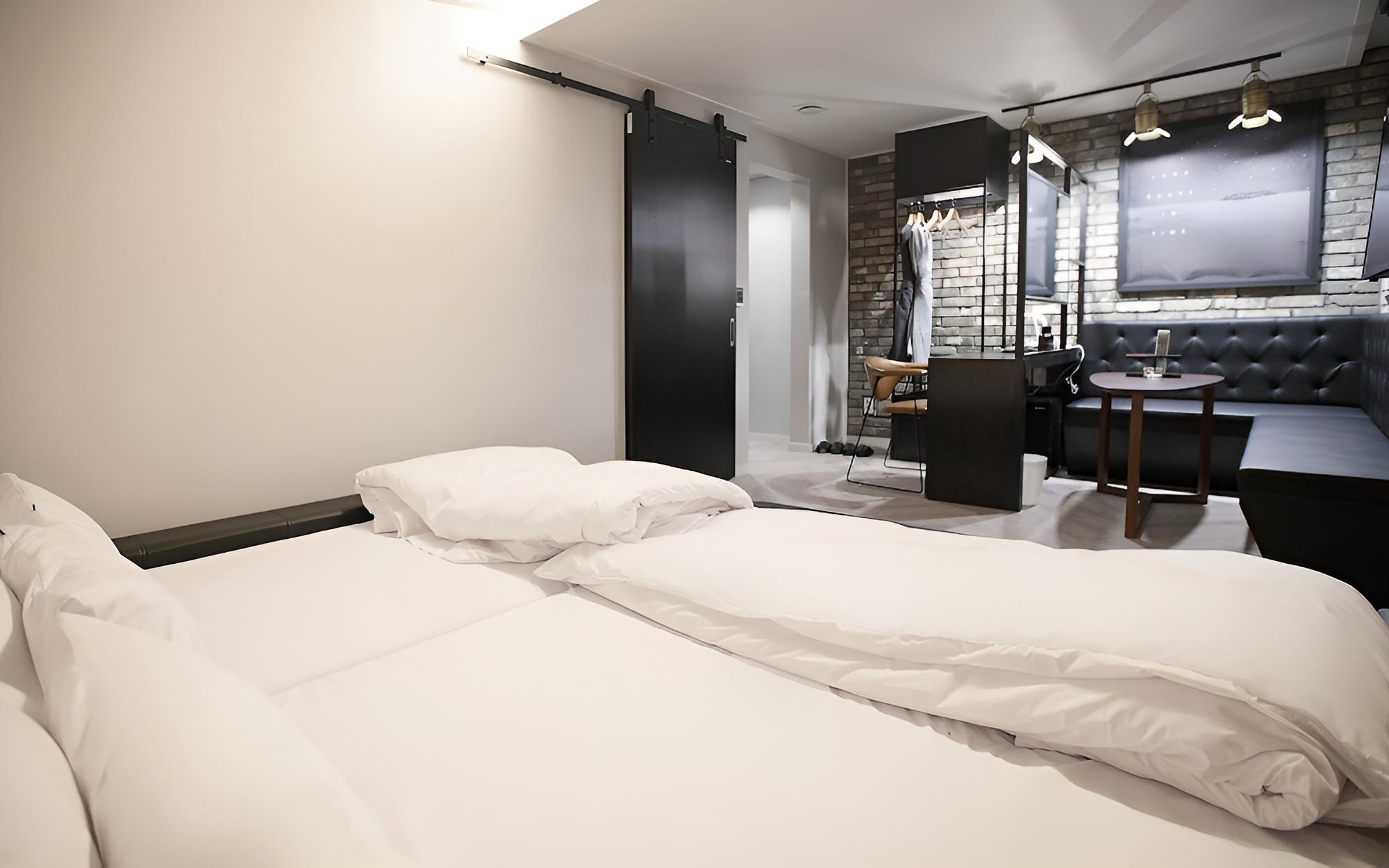 Room (Family (Wave & Movienet available)) photo 2