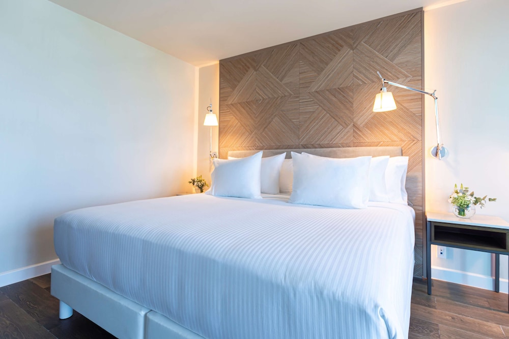 Available room