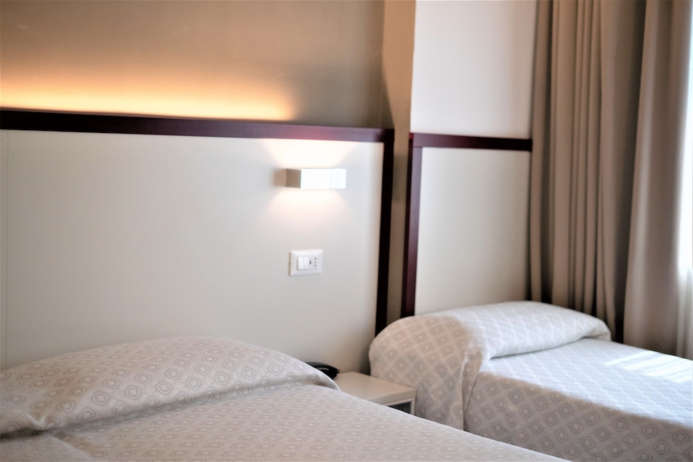 Triple Room, 1 Bedroom, Ensuite - Photo 6