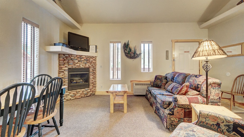 Premium Suite, Private Bathroom (2 Bedroom Suite) No Pets