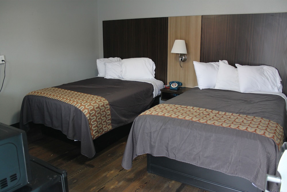 Standard Room, 2 Double Beds, Smoking photo 1