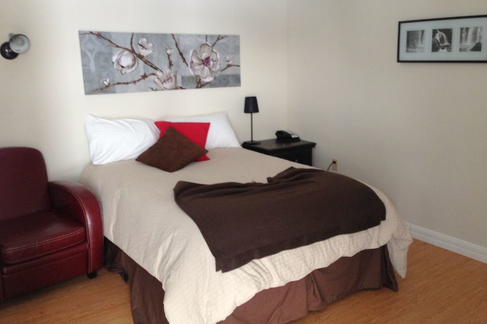 Classic Room, 1 Queen Bed, Sea View photo 2