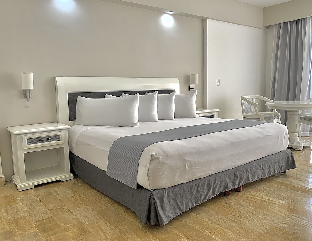 Deluxe Room, 2 Double Beds, Ocean View photo 1